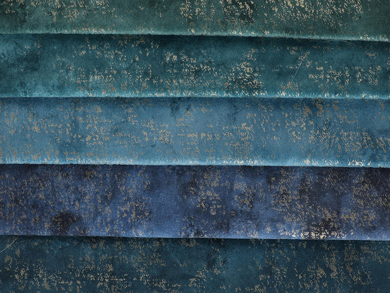 What kind of home aesthetics code is hidden in the waterproof Dutch velvet gold-stamped sofa fabric?